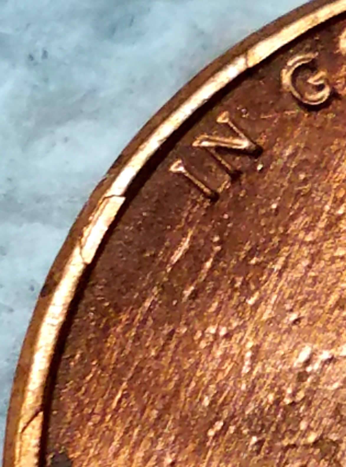 1983-P-Lincoln-Folded-Rim-Or-Rim-Cud-Above-Liberty-On-Obverse?